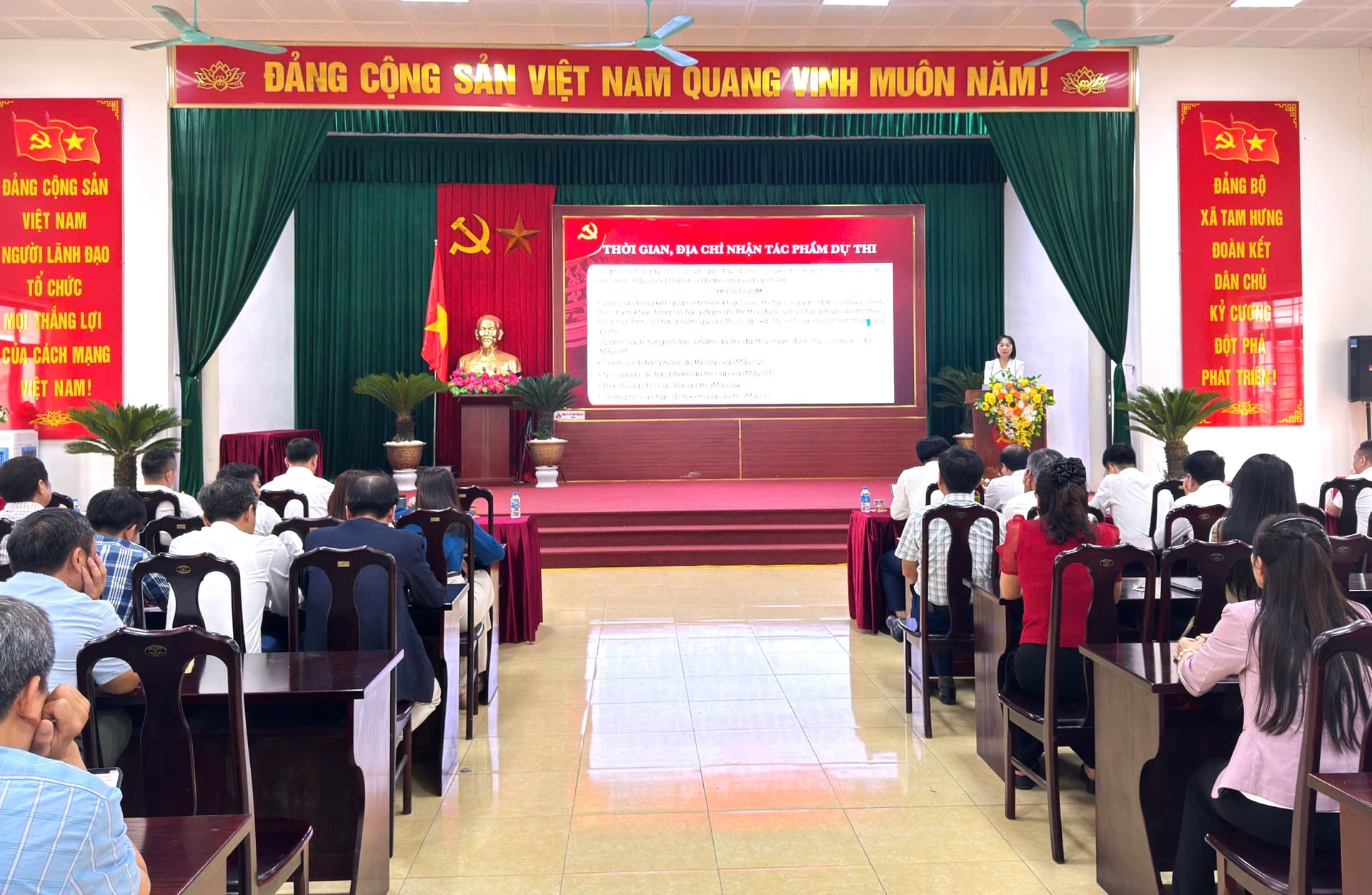 Tam Hưng phát động Cuộc thi chính luận và Hội thi báo cáo viên, tuyên truyền viên giỏi năm 2026- Ảnh 3.