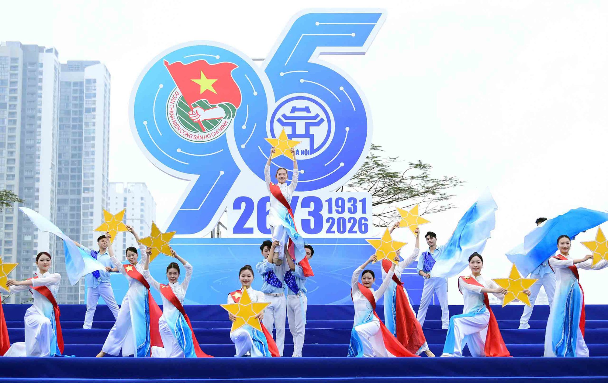 Đoàn thanh niên Cộng sản Hồ Chí Minh - Xứng đáng là đội dự bị tin cậy của Đảng trong kỷ nguyên mới- Ảnh 1.