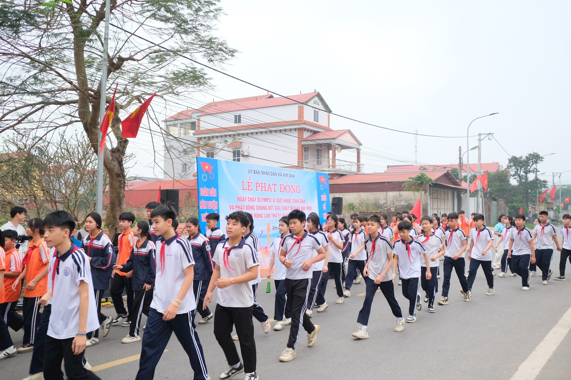 Xã Kim Anh: Ngày chạy Olympic, lan tỏa phong trào rèn luyện sức khỏe toàn dân- Ảnh 4.
