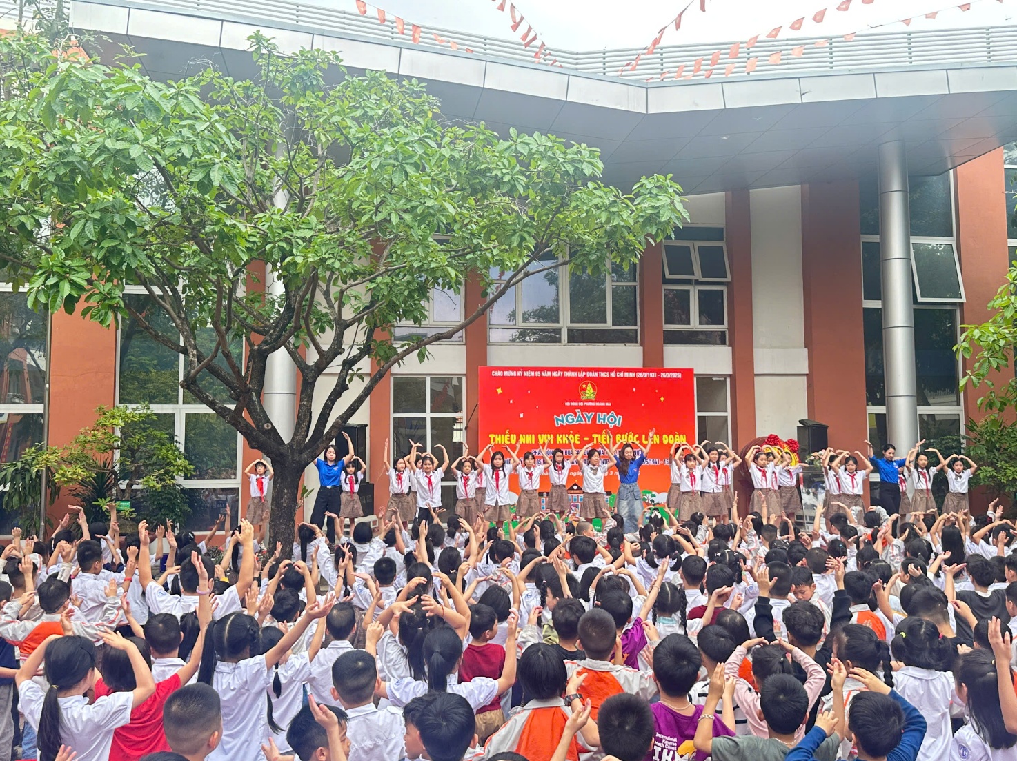 SÔI NỔI CÁC HOẠT ĐỘNG TRONG NGÀY HỘI "THIẾU NHI VUI KHỎE – TIẾN BƯỚC LÊN ĐOÀN"- Ảnh 4.