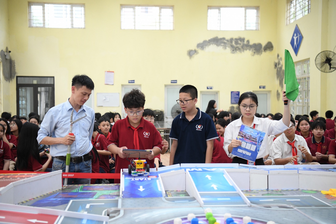 TRƯỜNG THCS YÊN SỞ TỔ CHỨC THÀNH CÔNG CUỘC THI "CHINH PHỤC ROBOBIMI" NĂM HỌC 2025 – 2026- Ảnh 1.
