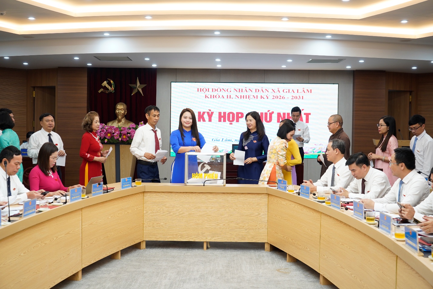 Đồng chí Nguyễn Việt Hà tiếp tục được bầu làm Chủ tịch HĐND xã Gia Lâm- Ảnh 9.