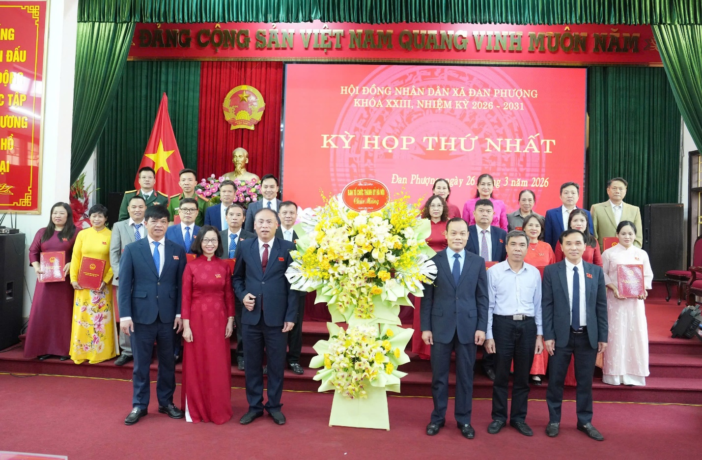 Kỳ họp thứ nhất HĐND xã Đan Phượng nhiệm kỳ 2026-2031 thành công tốt đẹp- Ảnh 1.