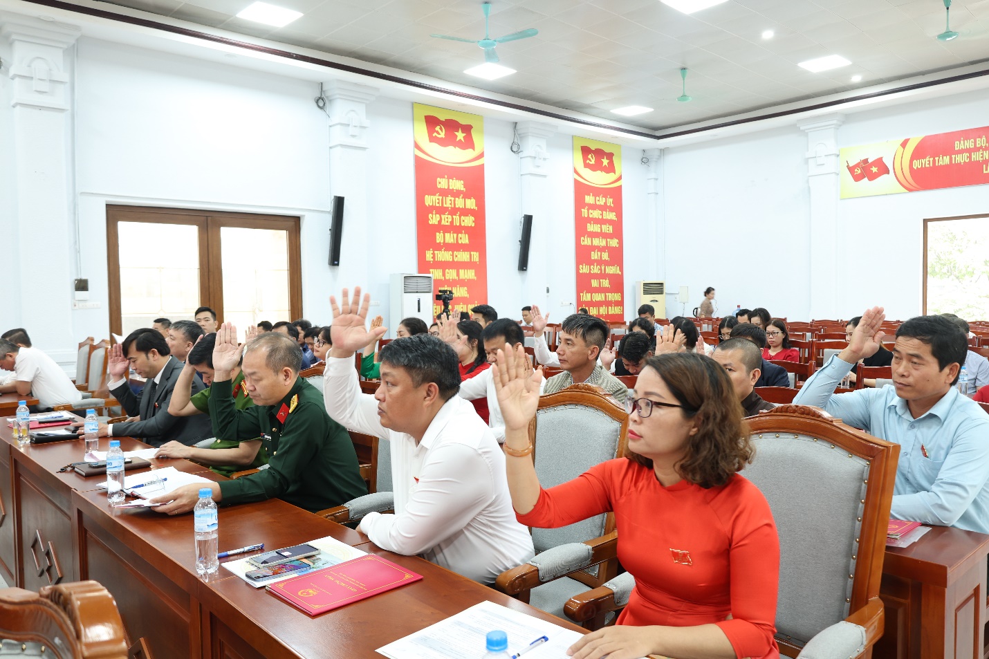 Xã Mê Linh tổ chức thành công Kỳ họp thứ nhất HĐND xã khóa XXI, nhiệm kỳ 2026-2031- Ảnh 8.