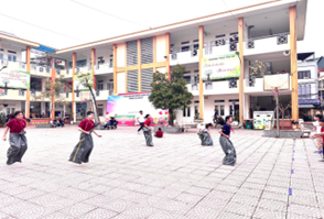 TRƯỜNG THCS YÊN SỞ TỔ CHỨC NGÀY HỘI 
THIẾU NHI VUI KHỎE – TIẾN BƯỚC LÊN ĐOÀN 
VÀ LỄ KẾT NẠP ĐOÀN CHO HỌC SINH ƯU TÚ KHỐI 9 - Ảnh 5.