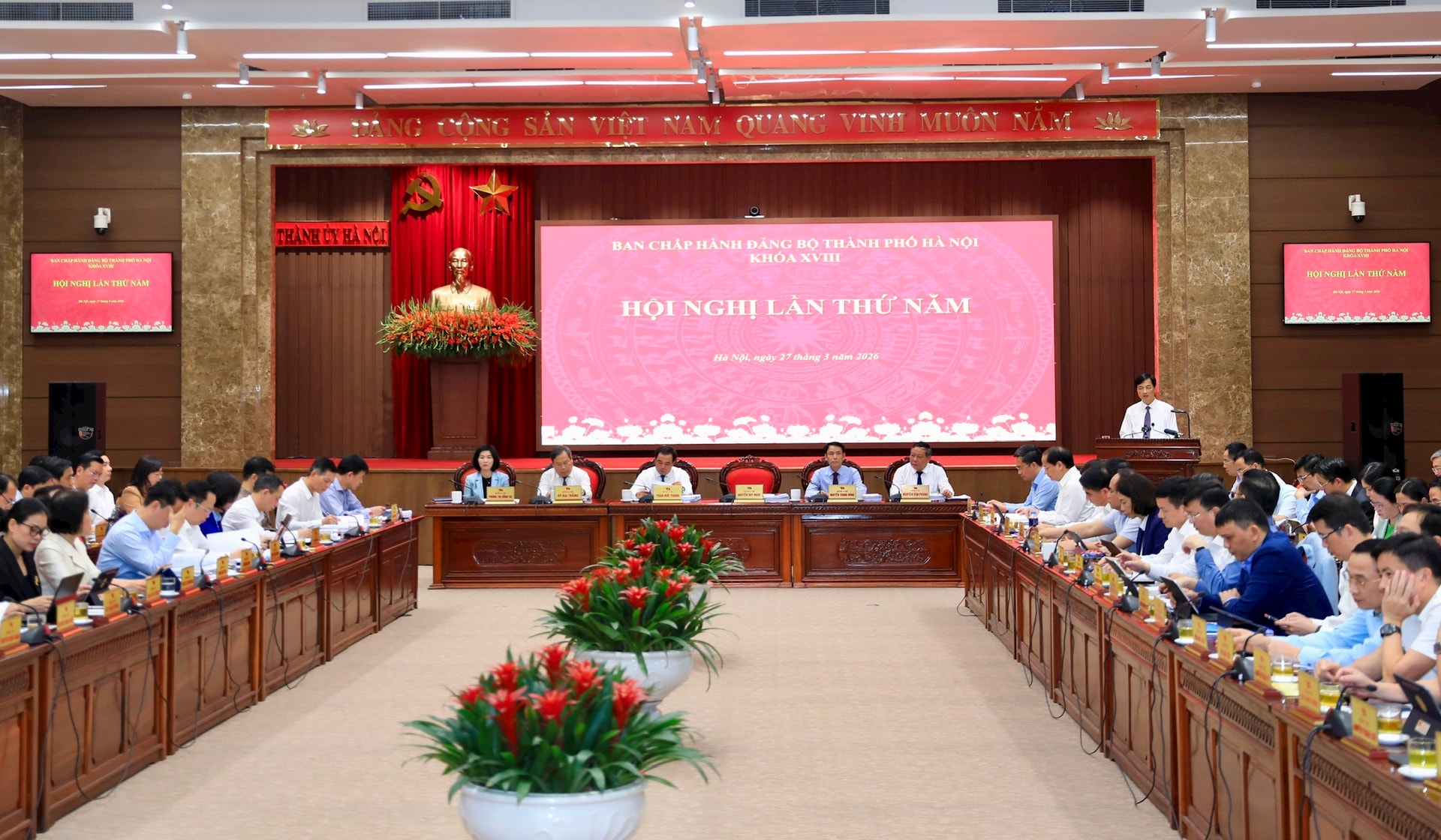 Hội nghị lần thứ năm Ban Chấp hành Đảng bộ TP Hà Nội khóa XVIII bàn thảo các vấn đề phát triển Thủ đô trong kỷ nguyên mới- Ảnh 1.