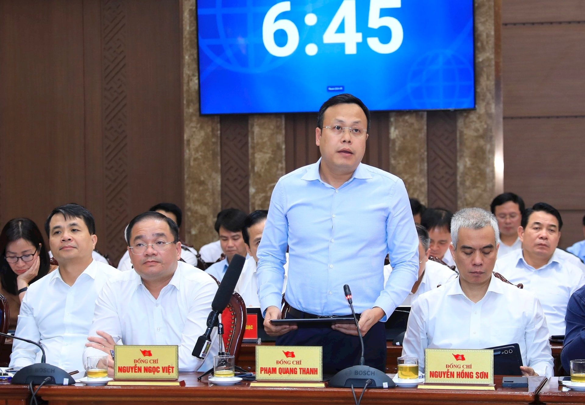 Hội nghị lần thứ năm Ban Chấp hành Đảng bộ TP Hà Nội khóa XVIII bàn thảo các vấn đề phát triển Thủ đô trong kỷ nguyên mới- Ảnh 10.