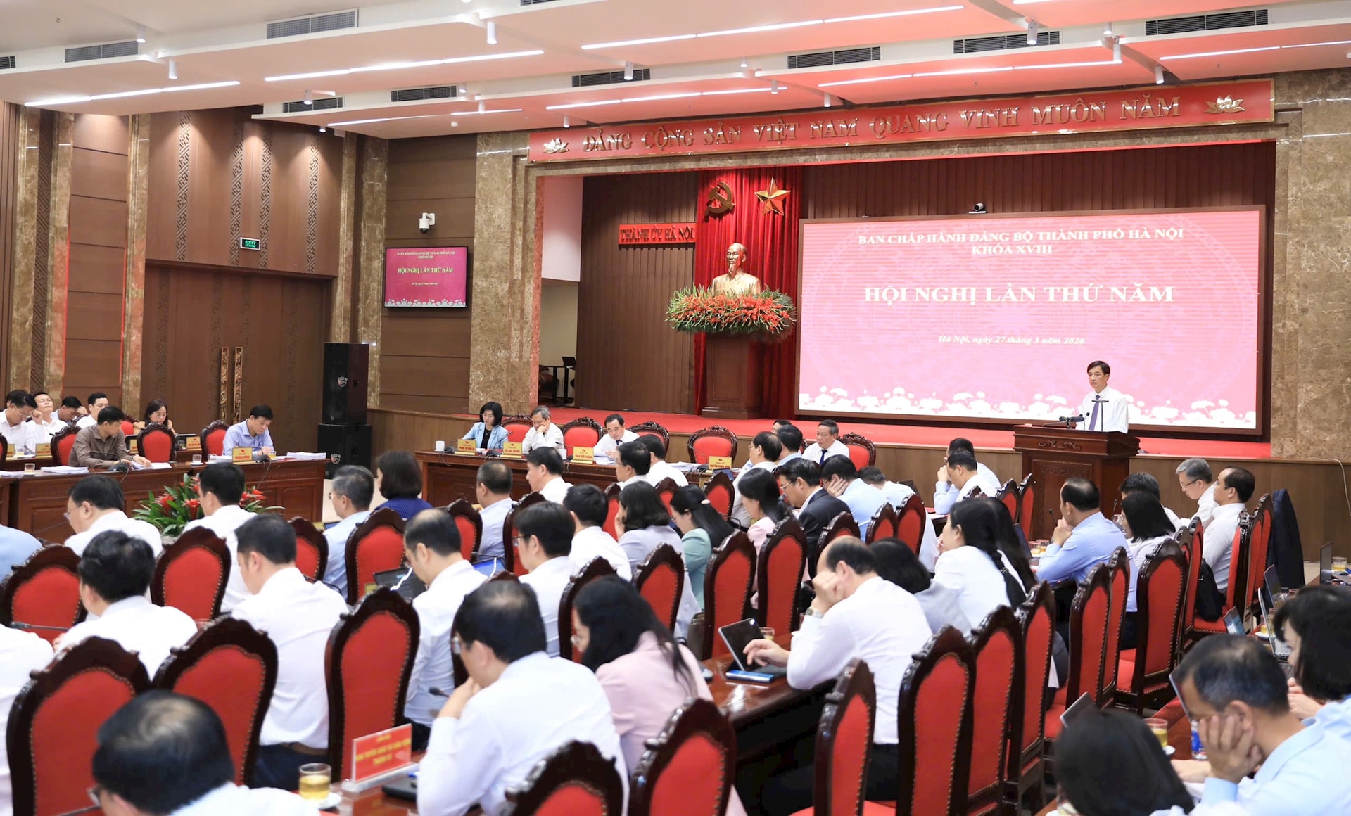 Hội nghị lần thứ năm Ban Chấp hành Đảng bộ TP Hà Nội khóa XVIII bàn thảo các vấn đề phát triển Thủ đô trong kỷ nguyên mới- Ảnh 19.