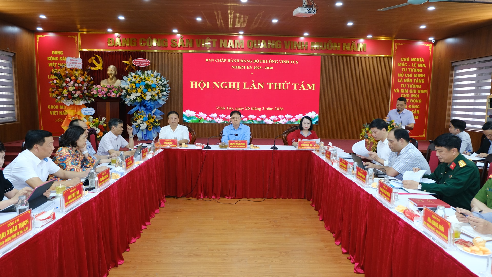 Đảng bộ phường Vĩnh Tuy quyết liệt tháo gỡ "điểm nghẽn" hạ tầng, phát triển kinh tế bền vững- Ảnh 1.