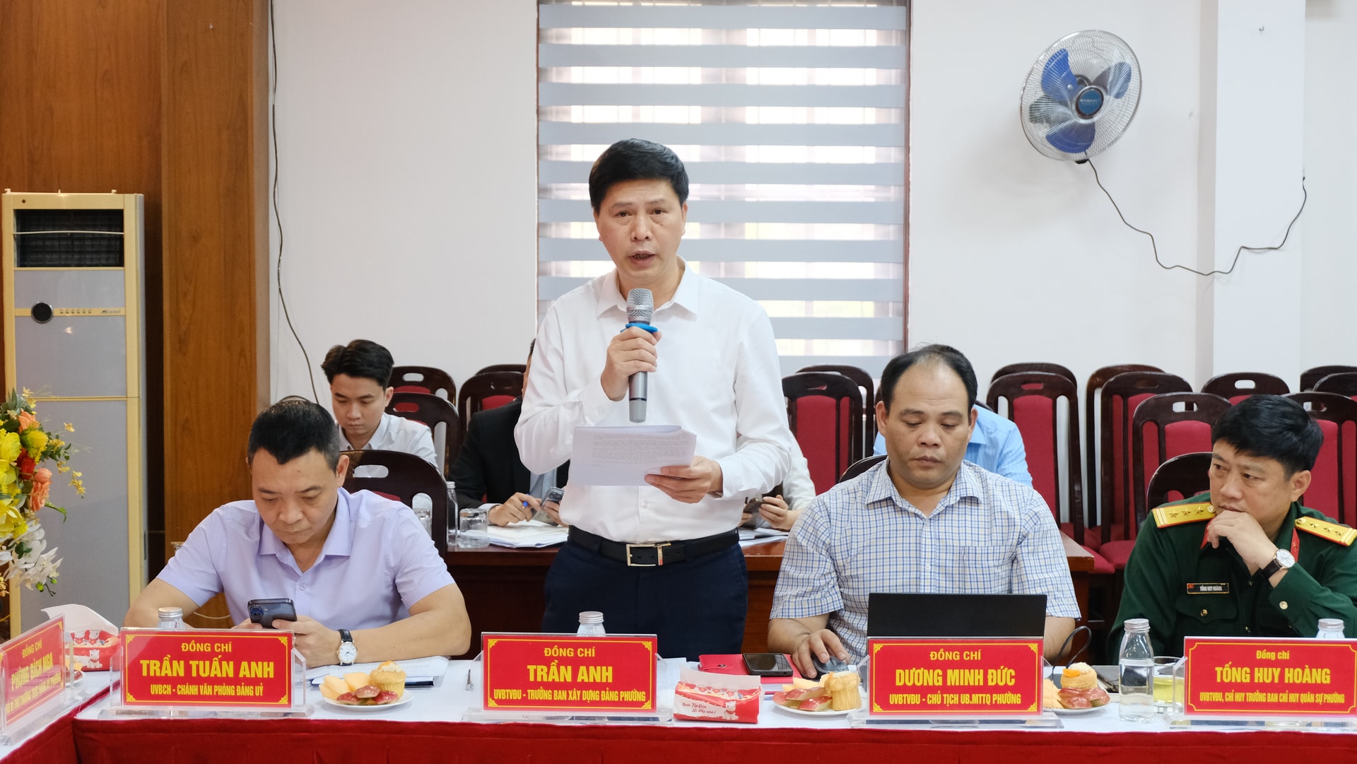 Đảng bộ phường Vĩnh Tuy quyết liệt tháo gỡ "điểm nghẽn" hạ tầng, phát triển kinh tế bền vững- Ảnh 2.