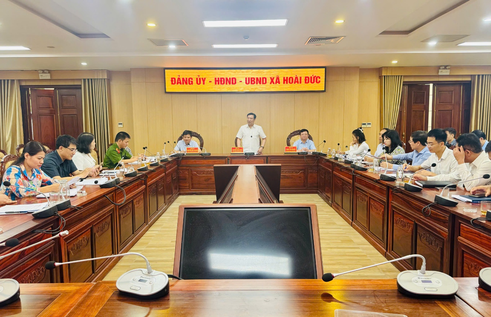 Hội nghị lần thứ 8 Ban Chấp hành Đảng bộ xã Hoài Đức khoá I, nhiệm kỳ 2025-2030.- Ảnh 1.