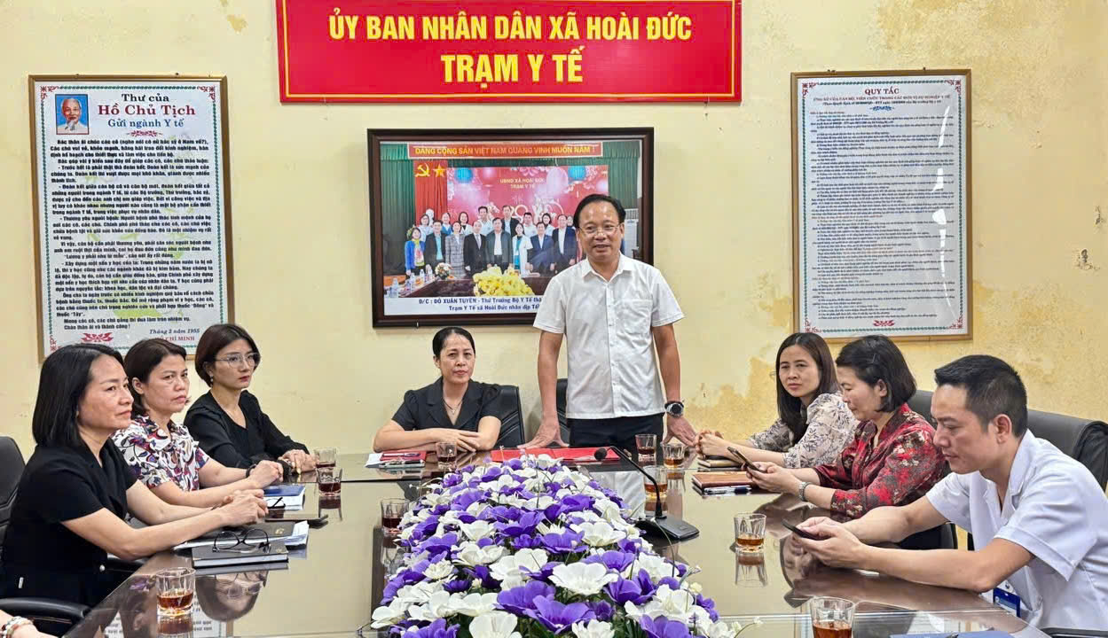 Bệnh viện Đa khoa Hoài Đức và Trạm Y tế xã Hoài Đức ký kết hợp tác toàn diện trong công tác khám, chữa bệnh và hỗ trợ chuyên môn- Ảnh 2.