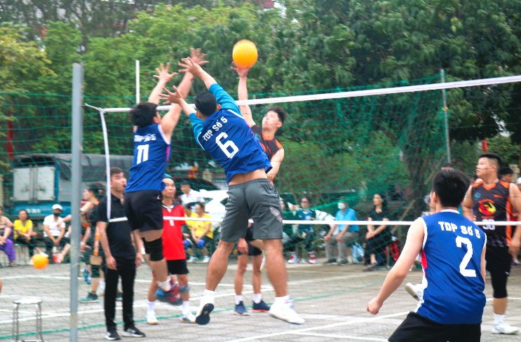 Sôi nổi Giải bóng chuyền hơi phường Yên Sở năm 2026: Lan tỏa phong trào thể dục thể thao quần chúng- Ảnh 3.