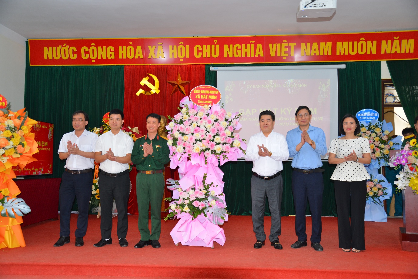 Xã Hát Môn gặp mặt truyền thống kỷ niệm 91 năm Ngày Dân quân tự vệ Việt Nam- Ảnh 4.