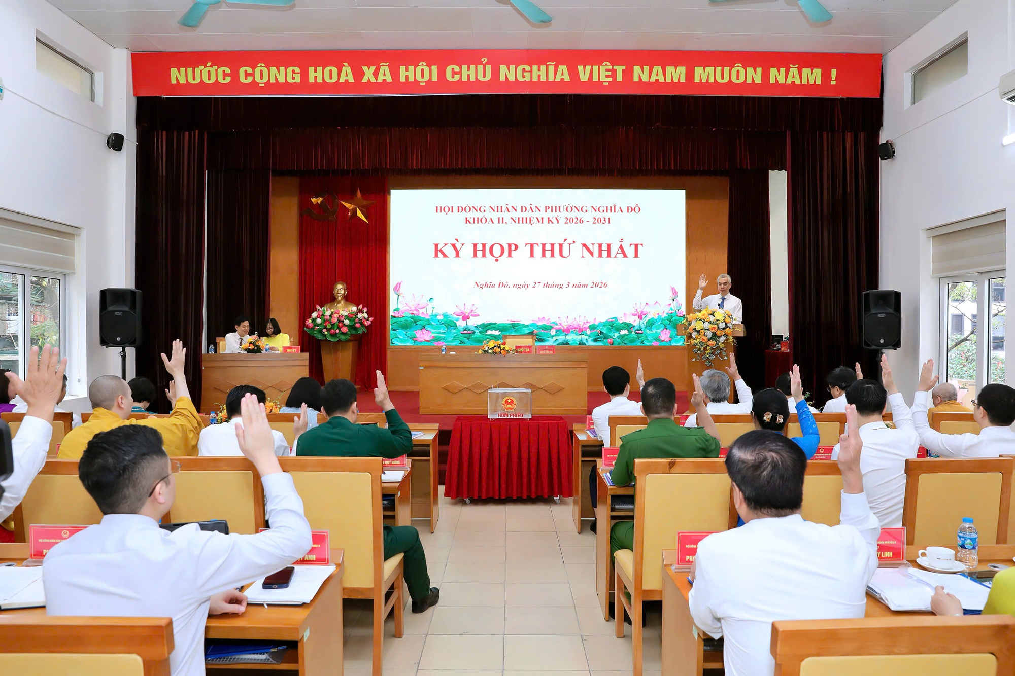 HĐND phường Nghĩa Đô tổ chức kỳ họp thứ nhất HĐND phường khóa II nhiệm kỳ 2026-2031- Ảnh 1.