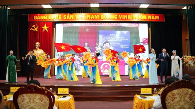 Hoài Đức: khen thưởng 33 tập thể, 199 cá nhân tiêu biểu trong công tác bầu cử- Ảnh 2.