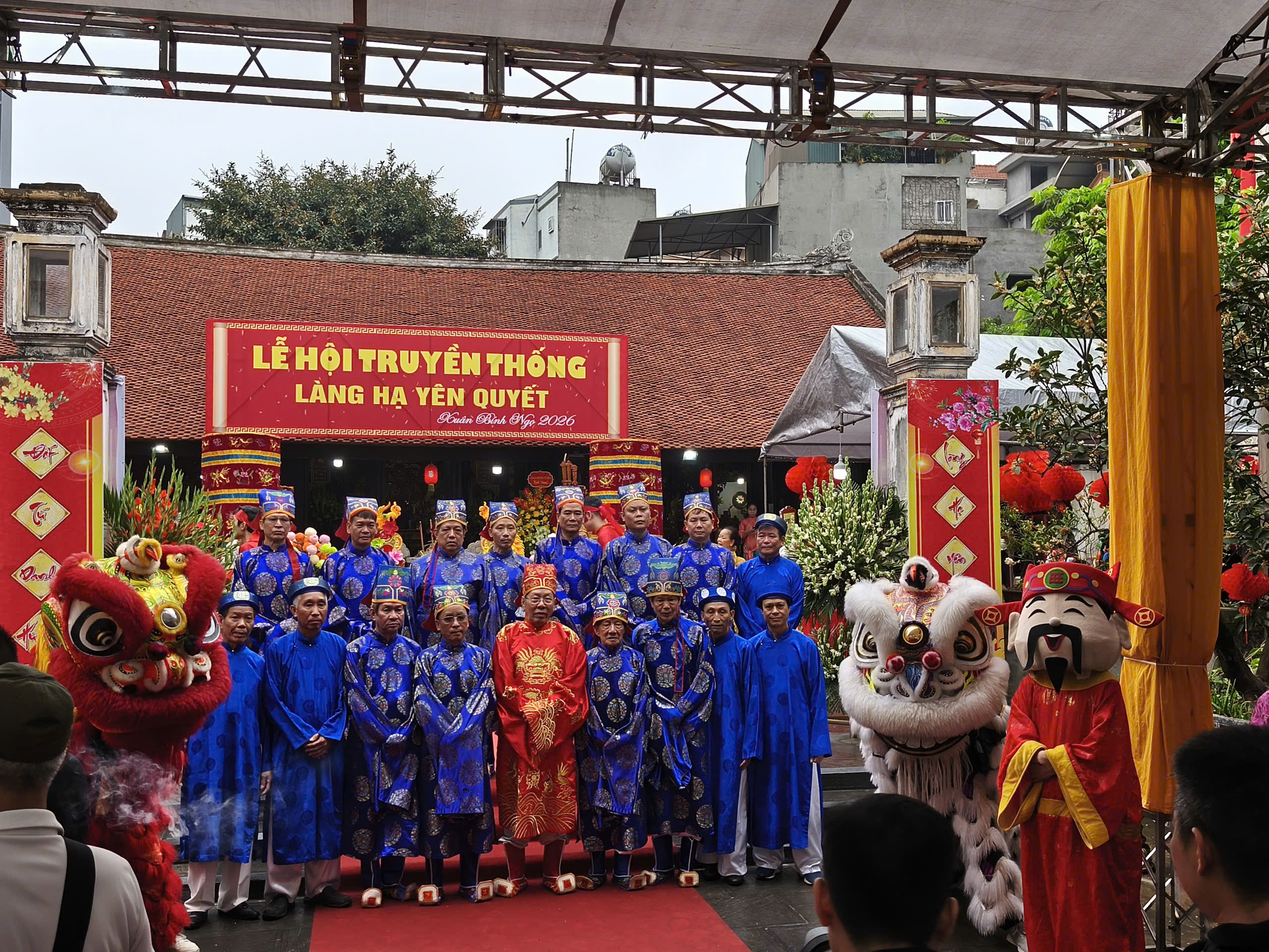 Lễ hội truyền thống làng Hạ Yên Quyết: Rộn ràng trước giờ Rước Thánh Phụng nghênh- Ảnh 3.