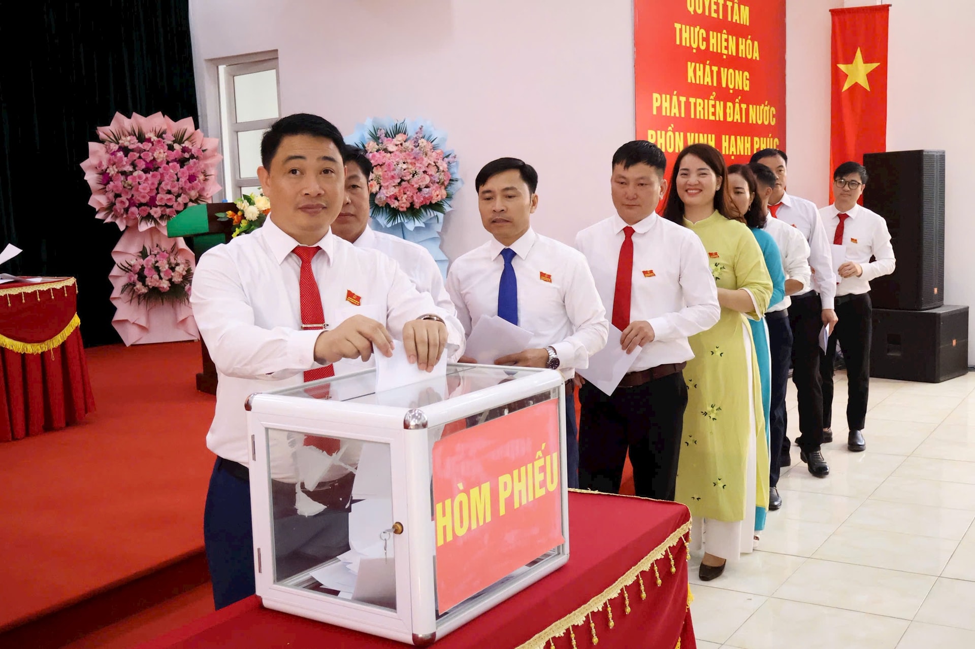 Xã Ba Vì kiện toàn bộ máy lãnh đạo chủ chốt- Ảnh 3.