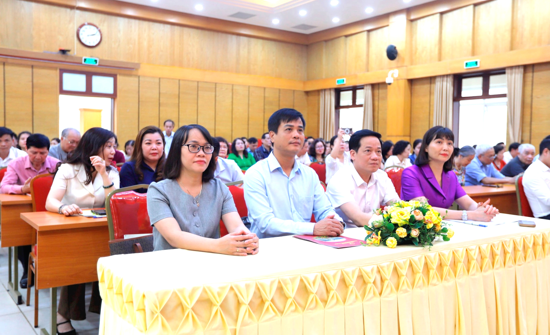 Hoàn Kiếm phát động “Cuộc thi chính luận về bảo vệ nền tảng tư tưởng của Đảng”- Ảnh 1.