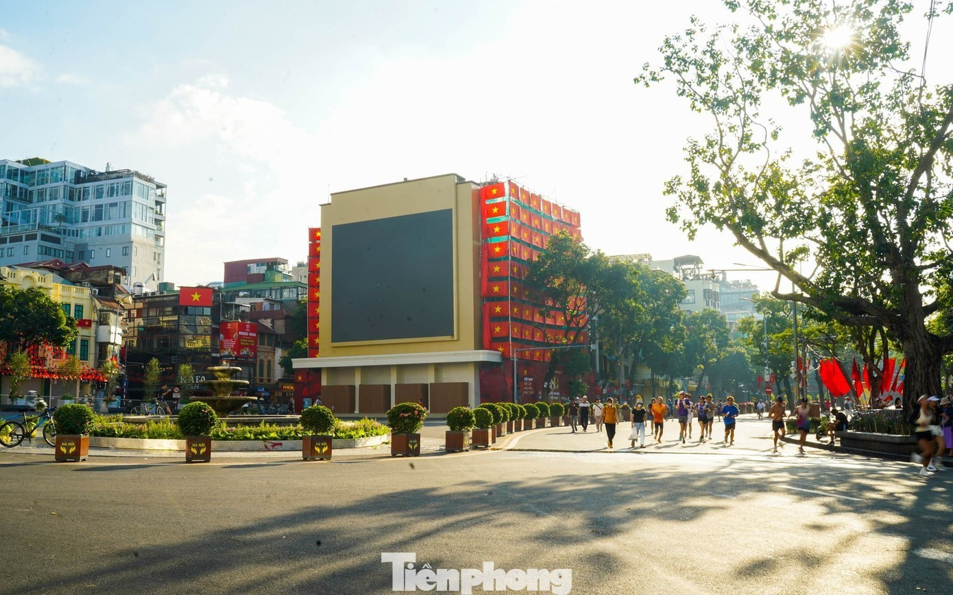 Quy hoạch Hà Nội 100 năm: Cải tạo Tháp Rùa, tổ chức các quảng trường quanh hồ Hoàn Kiếm- Ảnh 1.