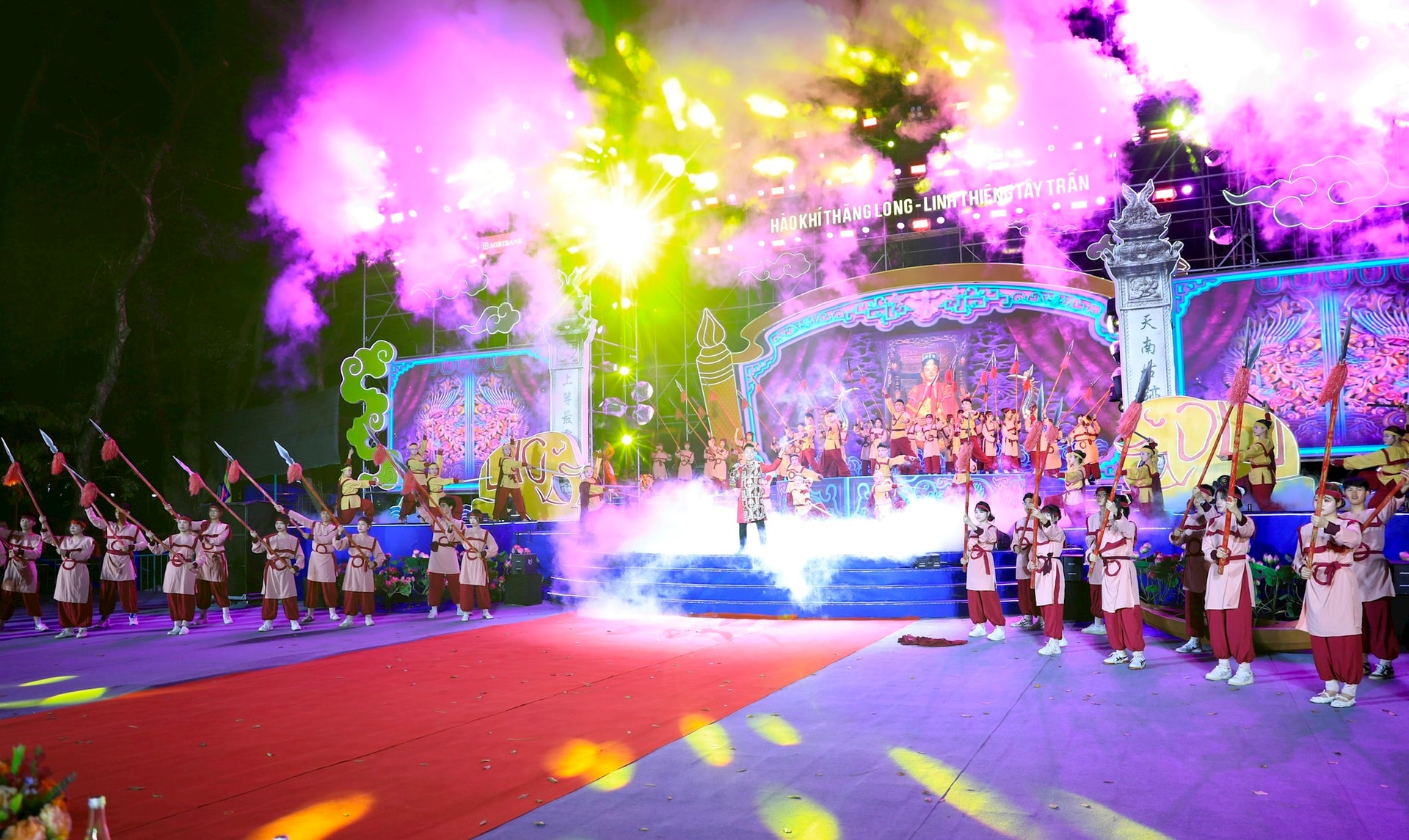 “Hào khí Thăng Long – Linh thiêng Tây trấn”: Hào khí nghìn năm bừng sáng trong kỷ nguyên mới- Ảnh 8.