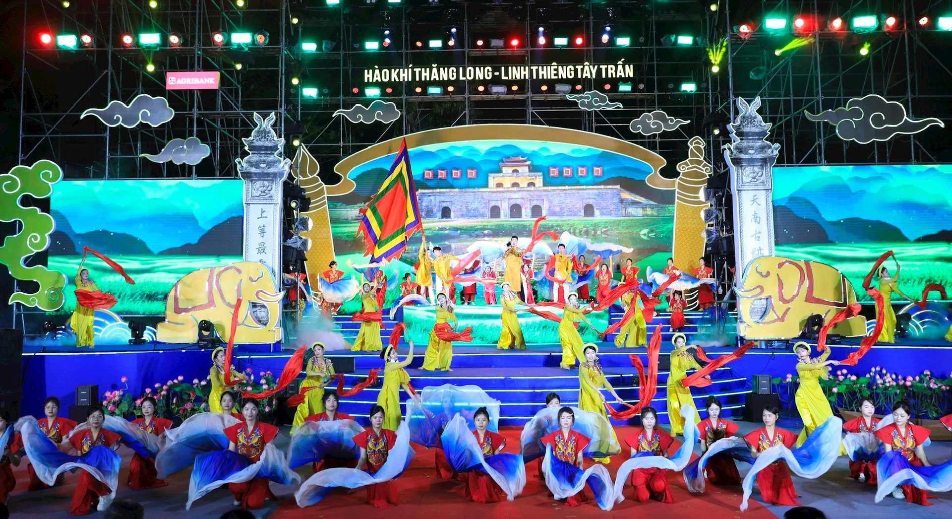 “Hào khí Thăng Long – Linh thiêng Tây trấn”: Hào khí nghìn năm bừng sáng trong kỷ nguyên mới- Ảnh 9.