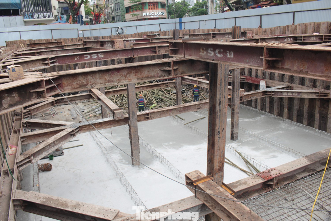 Bể ngầm chống ngập khu vực chợ Hàng Da được đổ bê tông đáy- Ảnh 1.