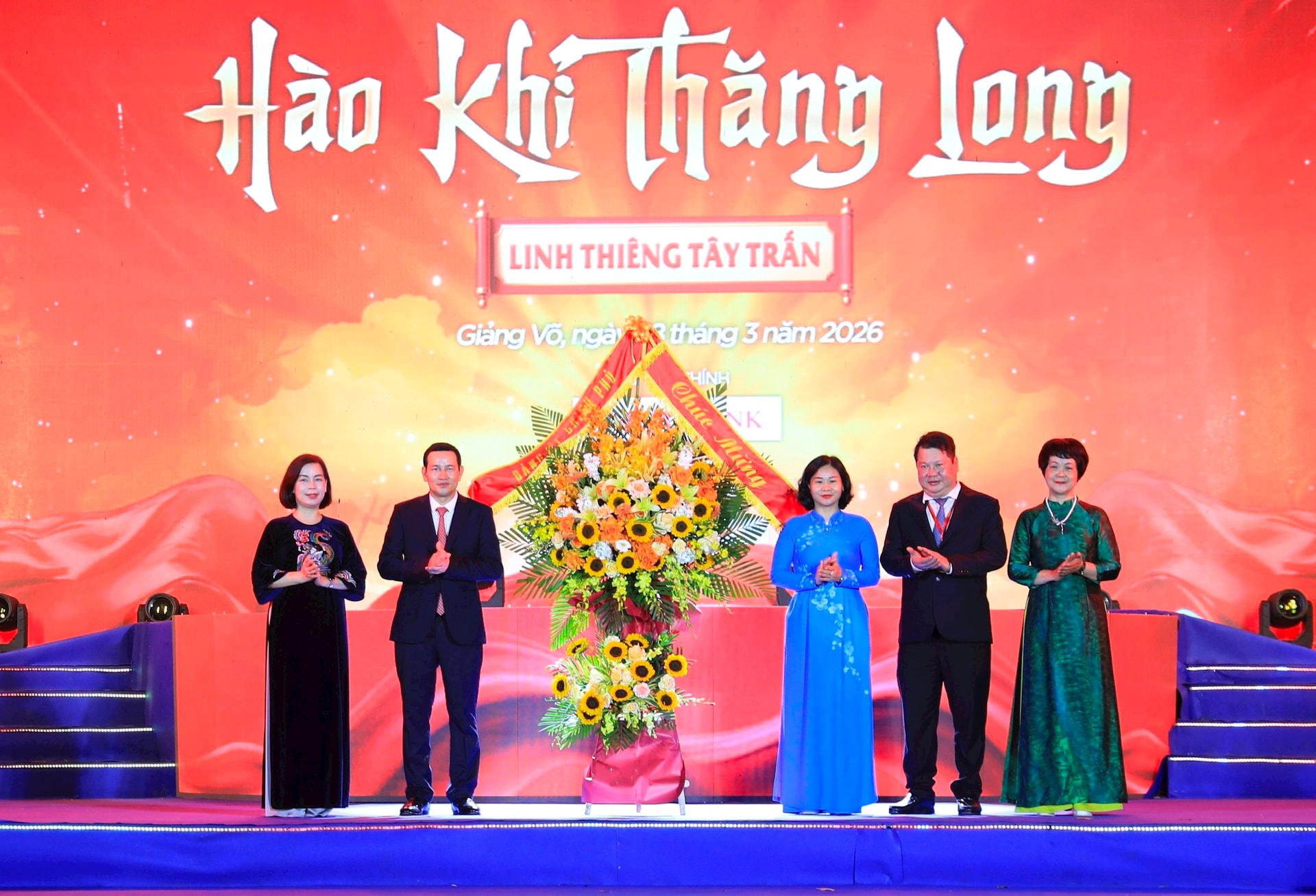 “Hào khí Thăng Long – Linh thiêng Tây trấn”: Hào khí nghìn năm bừng sáng trong kỷ nguyên mới- Ảnh 3.