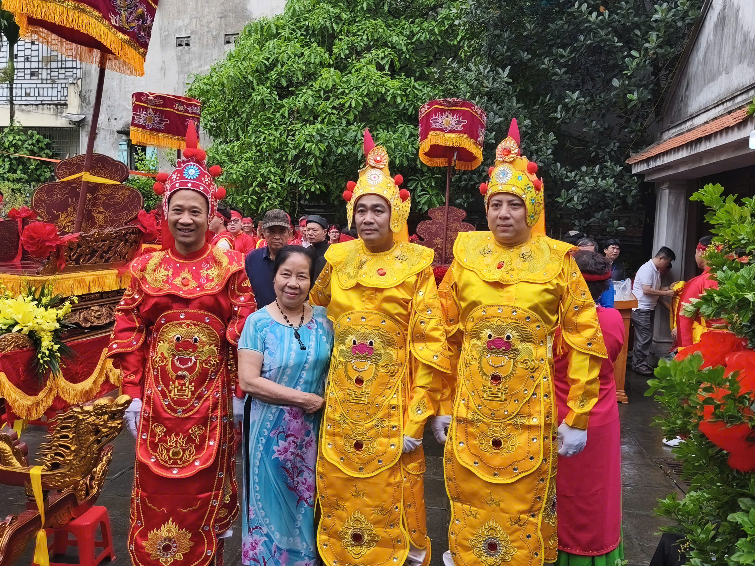 Lễ hội truyền thống làng Hạ Yên Quyết: Rộn ràng trước giờ Rước Thánh Phụng nghênh- Ảnh 7.