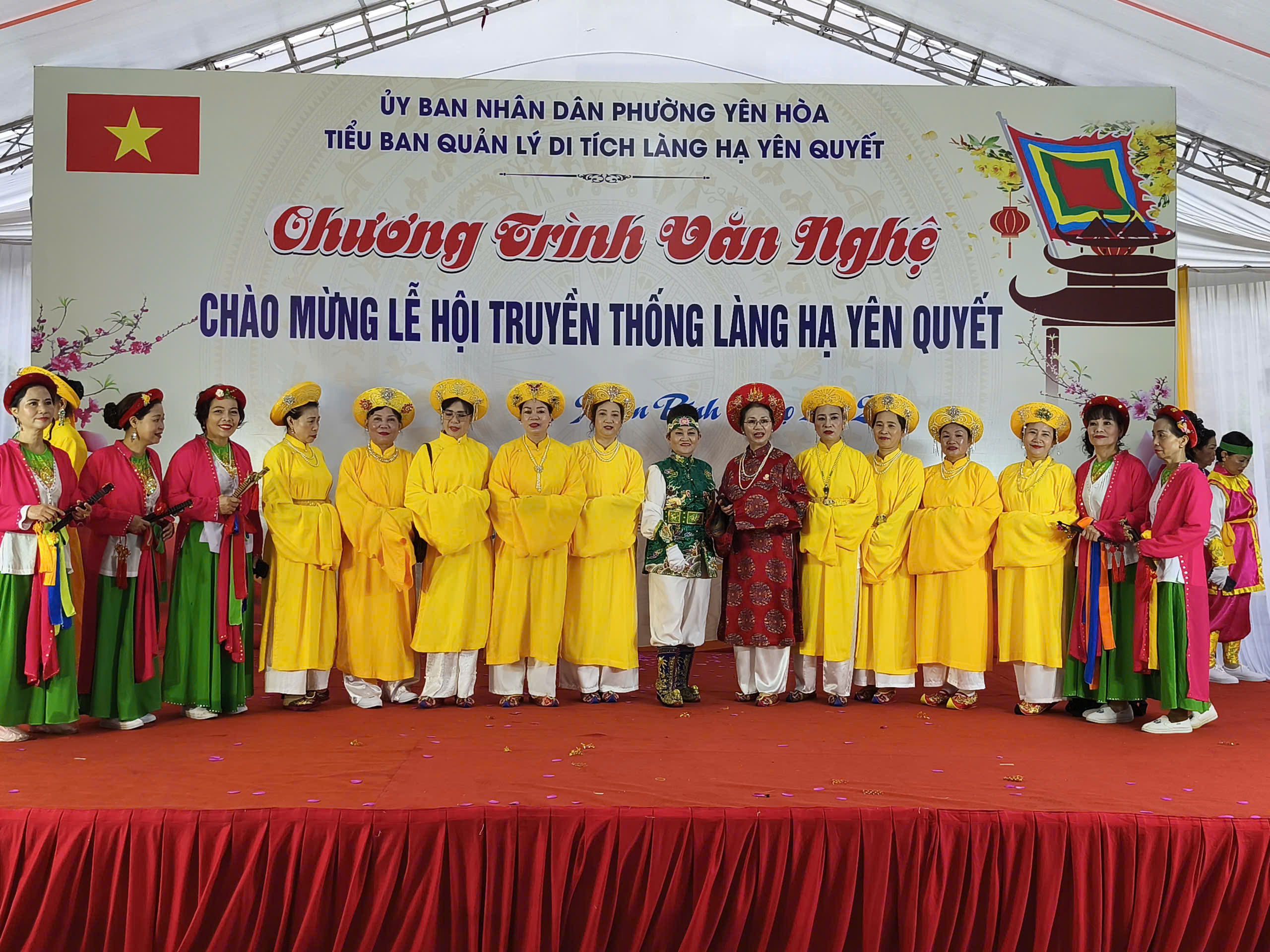 Lễ hội truyền thống làng Hạ Yên Quyết: Rộn ràng trước giờ Rước Thánh Phụng nghênh- Ảnh 6.