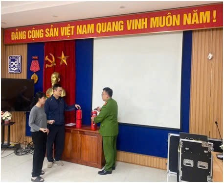 Khảo sát, đánh giá các biện pháp đảm bảo an toàn cháy, nổ tại điểm bầu cử- Ảnh 2.