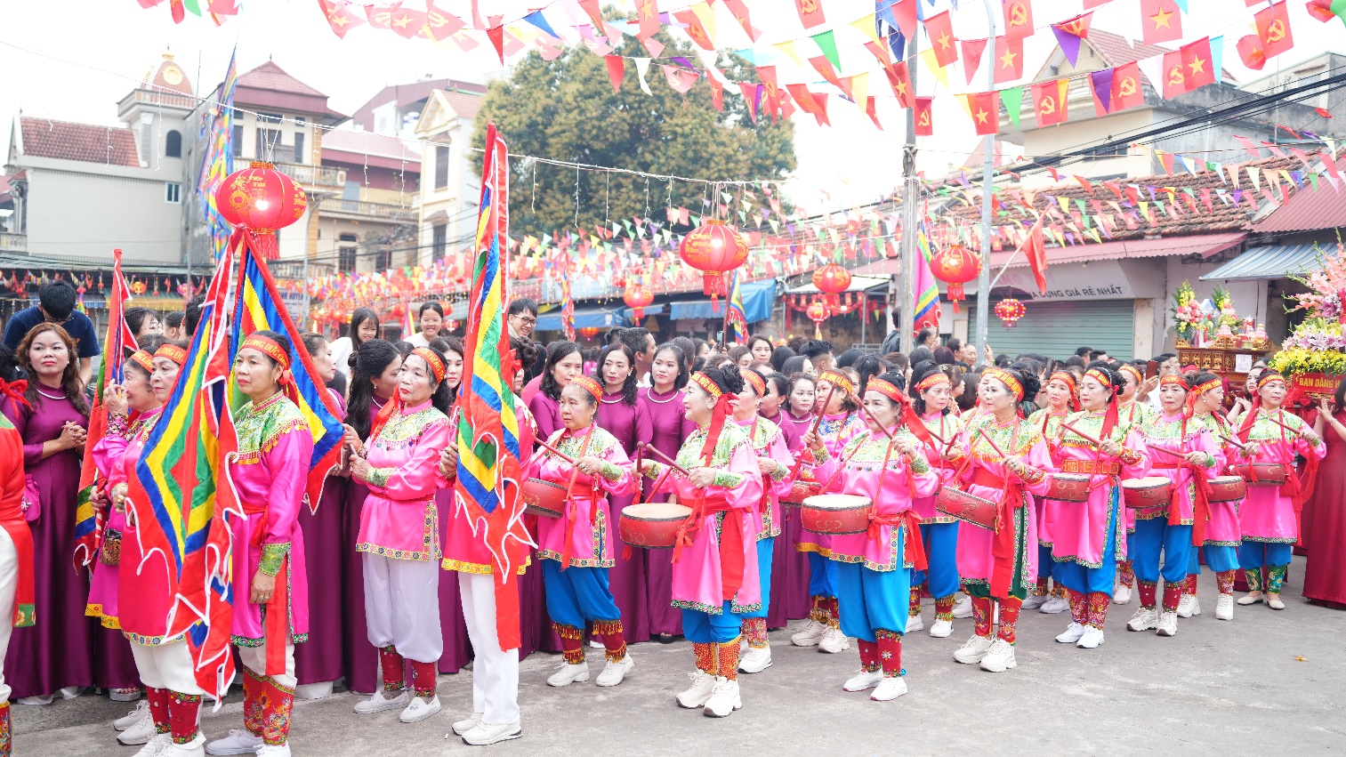 Lễ hội truyền thống Lưu Xá -  giữ gìn bản sắc, phát huy giá trị văn hóa quê hương- Ảnh 1.