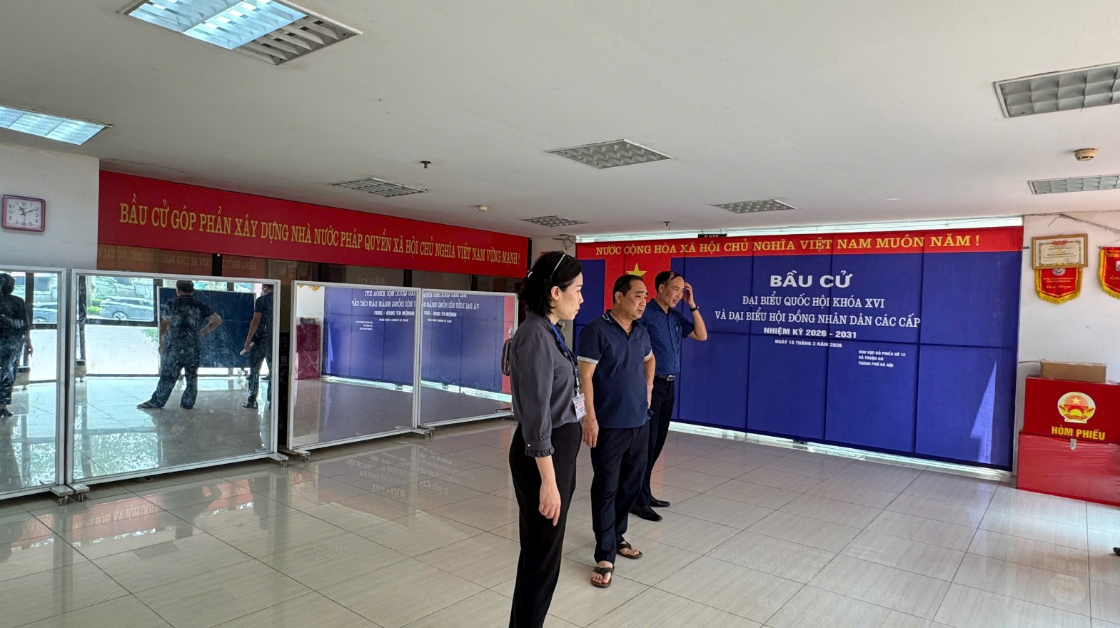 A group of people standing in a line  AI-generated content may be incorrect.