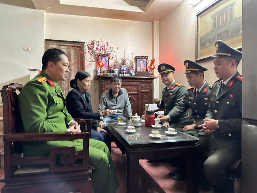 Gần dân, trọng nghĩa, Công an phường Ngọc Hà thực hiện hiệu quả phong trào “Ba nhất”- Ảnh 3.