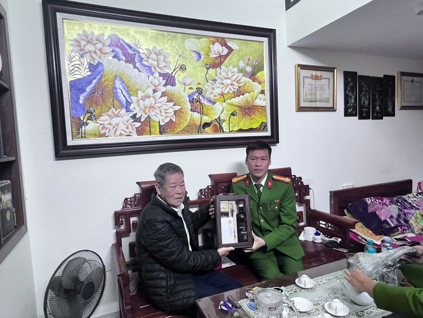 Gần dân, trọng nghĩa, Công an phường Ngọc Hà thực hiện hiệu quả phong trào “Ba nhất”- Ảnh 4.