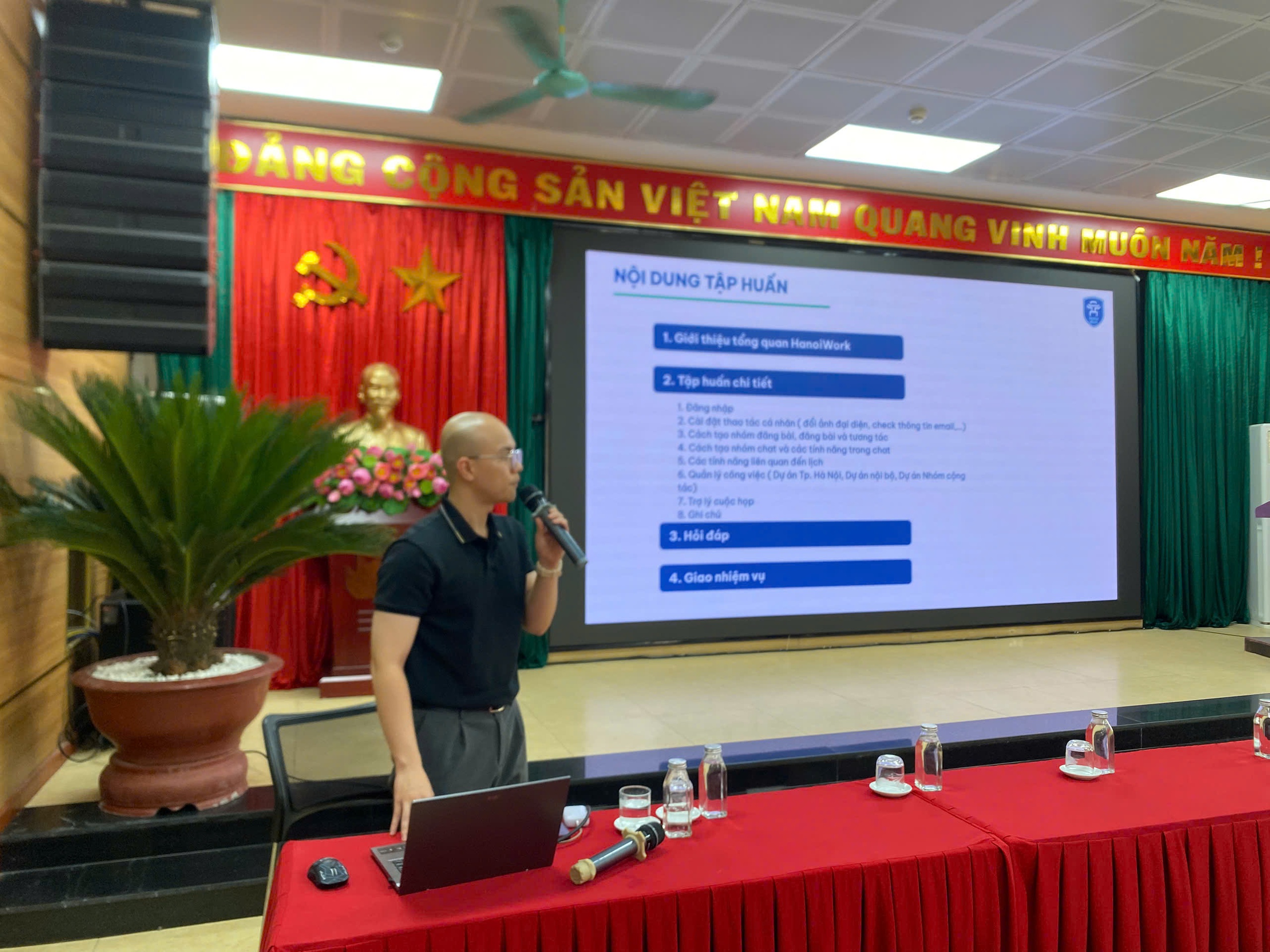 Phường Vĩnh Tuy triển khai thí điểm nền tảng HanoiWork - Bước tiến mới trong chuyển đổi số hành chính- Ảnh 2.