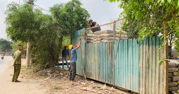 Phường Tây Tựu thực hiện cưỡng chế đối với 3 trường hợp vi phạm trong lĩnh vực đất đai