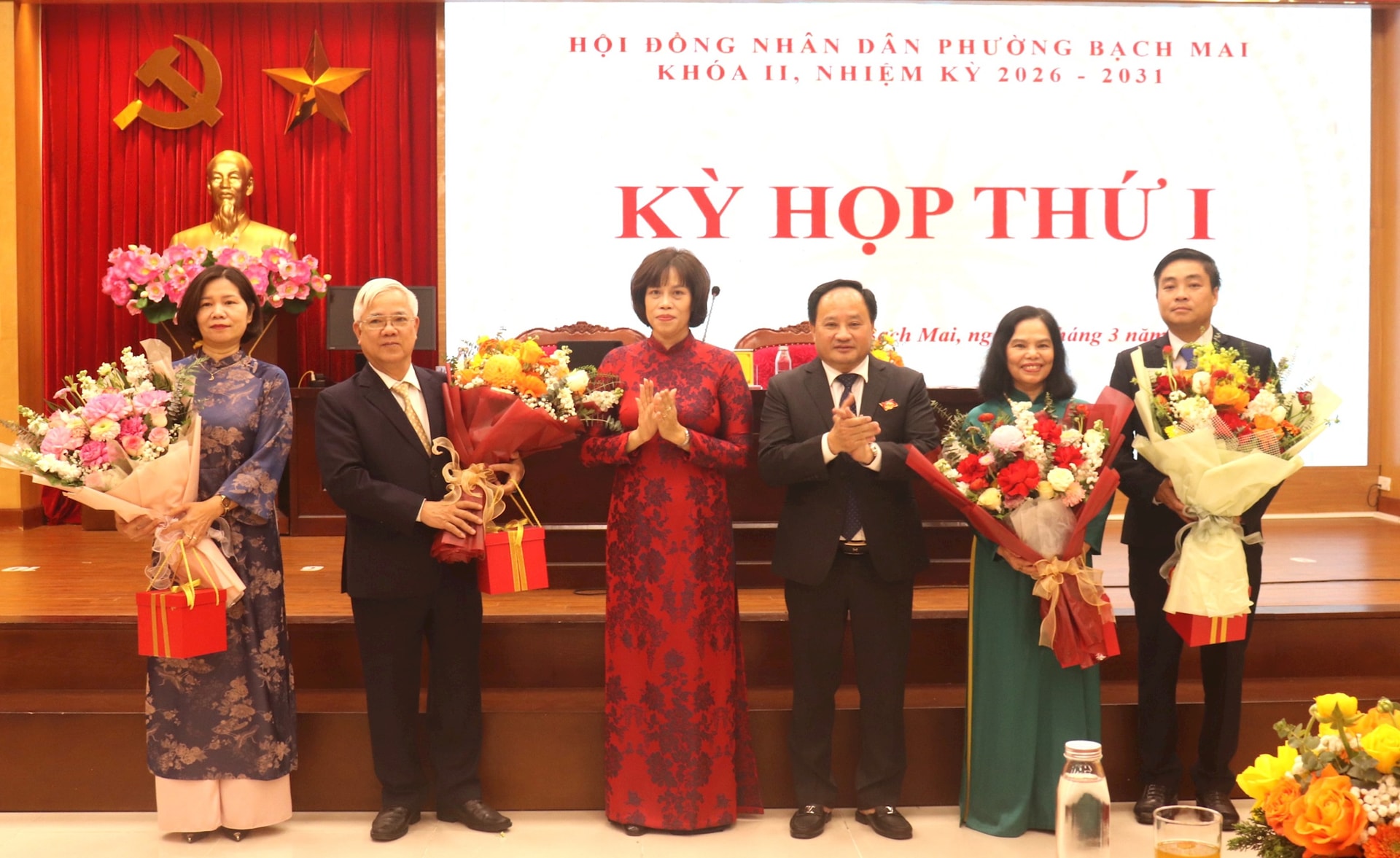 HĐND phường Bạch Mai ra mắt 30 đại biểu khóa II, bầu các chức danh thuộc thẩm quyền- Ảnh 6.