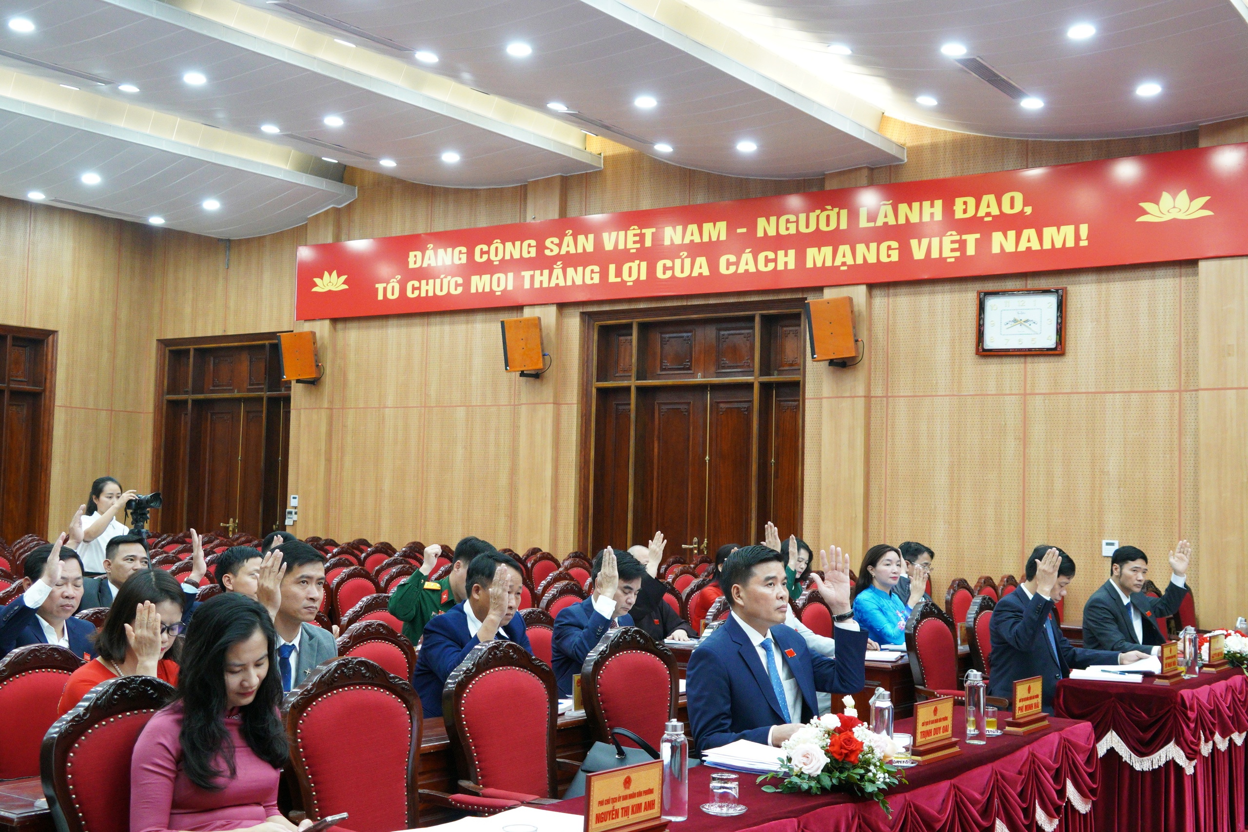 Thành công của kỳ họp thứ nhất HĐND phường Chương Mỹ, khóa II, nhiệm kỳ 2026 - 2031, tạo điều kiện thuận lợi cho một nhiệm kỳ mới “Tinh - gọn - mạnh - hiệu năng - hiệu lực - hiệu quả”- Ảnh 27.