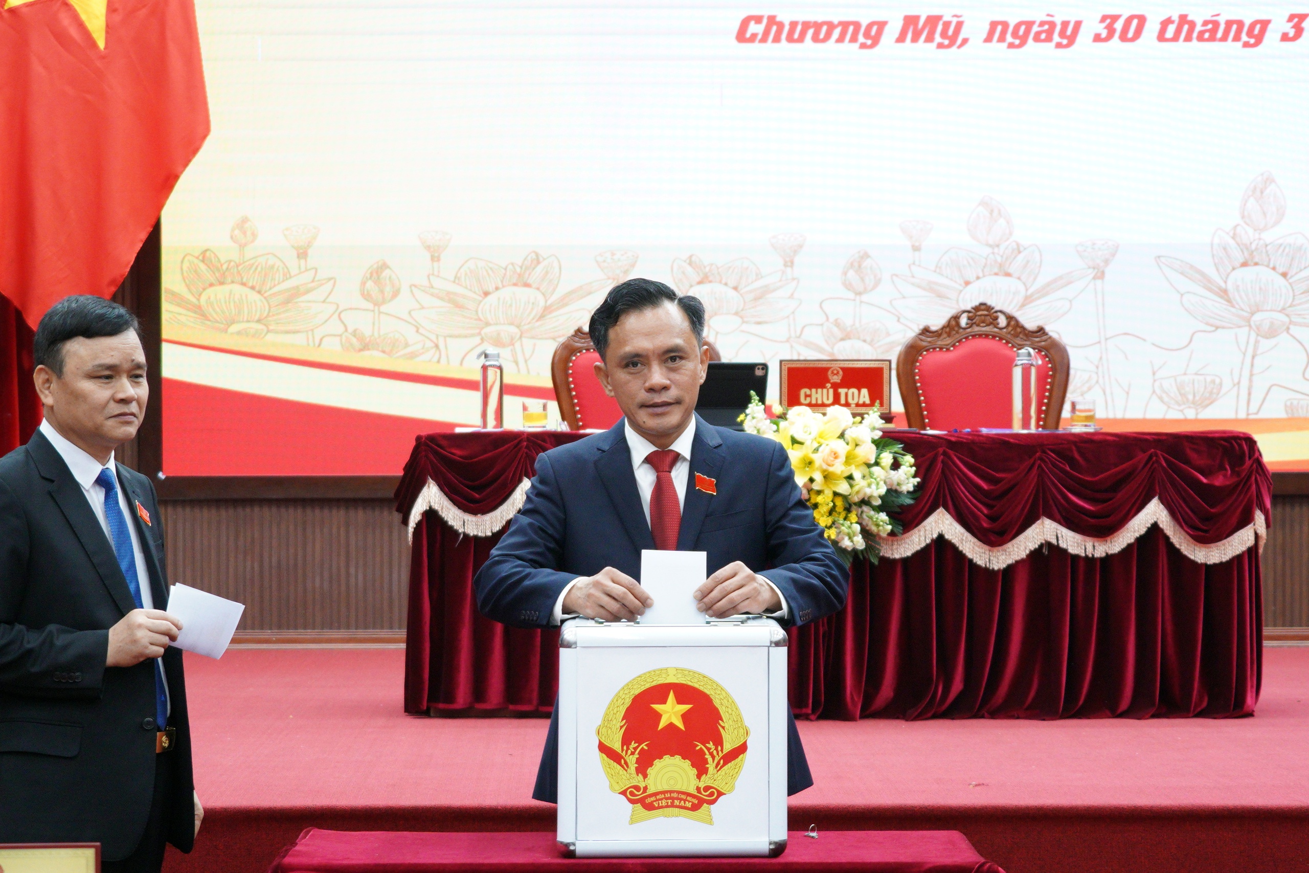 Thành công của kỳ họp thứ nhất HĐND phường Chương Mỹ, khóa II, nhiệm kỳ 2026 - 2031, tạo điều kiện thuận lợi cho một nhiệm kỳ mới “Tinh - gọn - mạnh - hiệu năng - hiệu lực - hiệu quả”- Ảnh 8.
