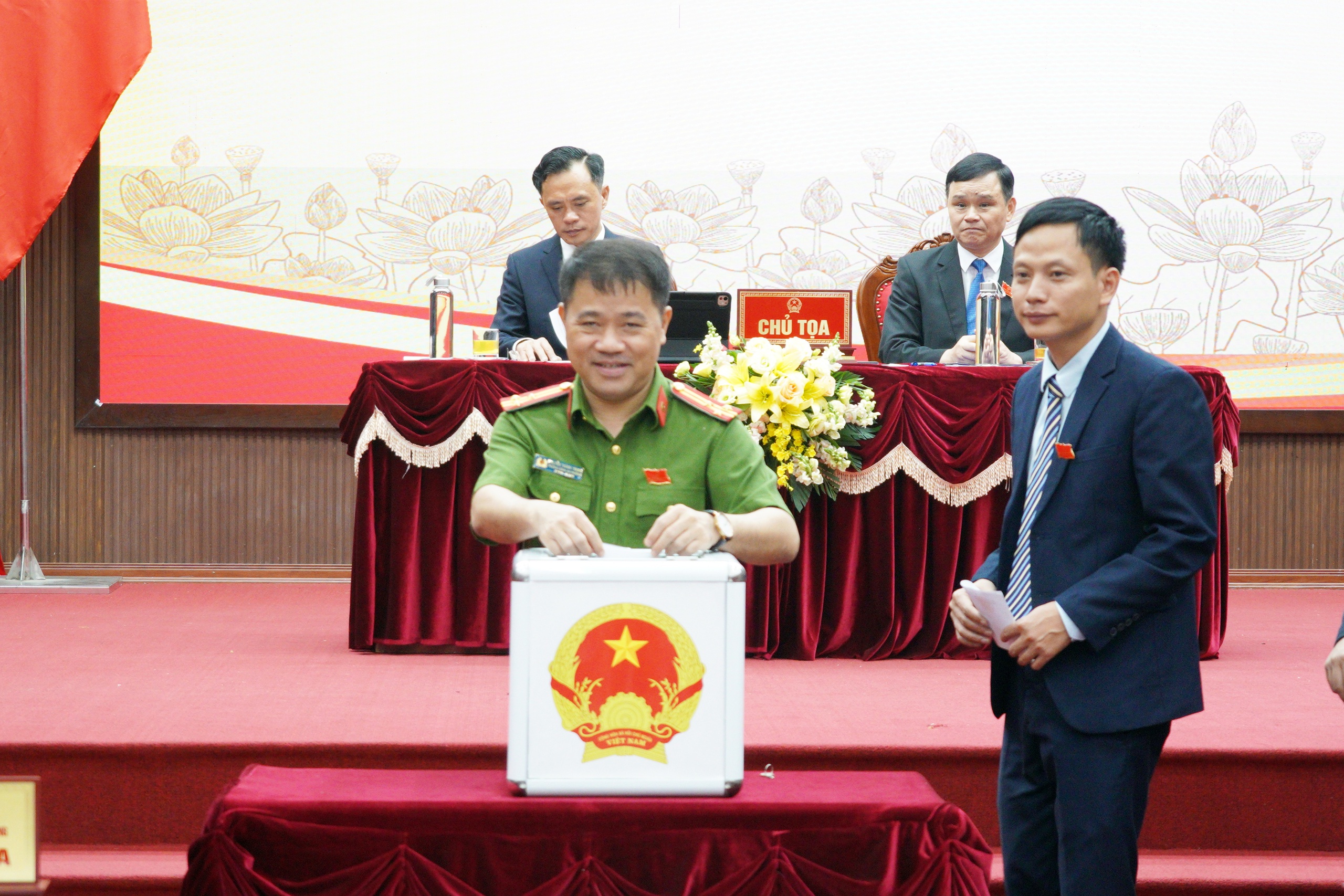 Thành công của kỳ họp thứ nhất HĐND phường Chương Mỹ, khóa II, nhiệm kỳ 2026 - 2031, tạo điều kiện thuận lợi cho một nhiệm kỳ mới “Tinh - gọn - mạnh - hiệu năng - hiệu lực - hiệu quả”- Ảnh 15.