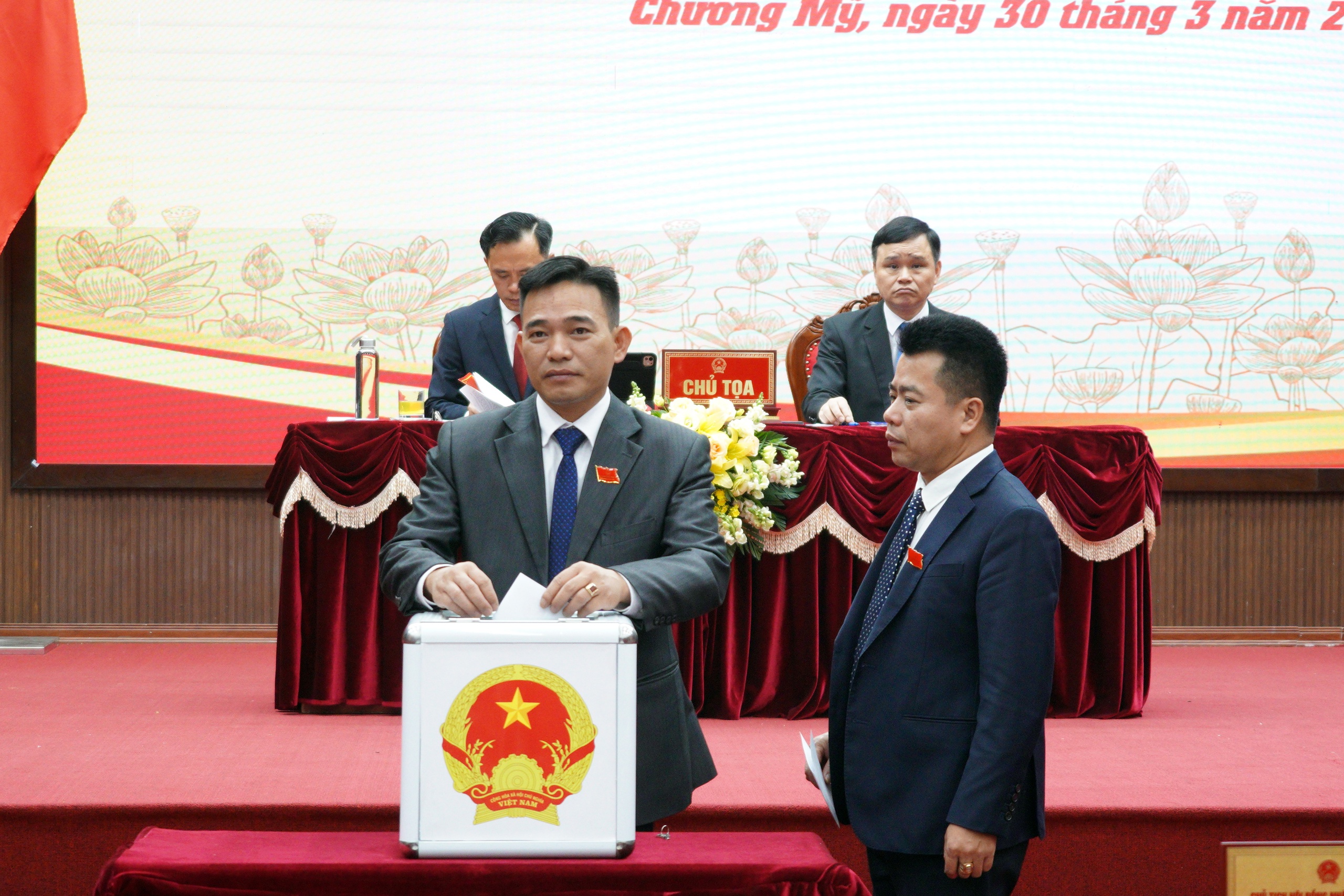 Thành công của kỳ họp thứ nhất HĐND phường Chương Mỹ, khóa II, nhiệm kỳ 2026 - 2031, tạo điều kiện thuận lợi cho một nhiệm kỳ mới “Tinh - gọn - mạnh - hiệu năng - hiệu lực - hiệu quả”- Ảnh 19.