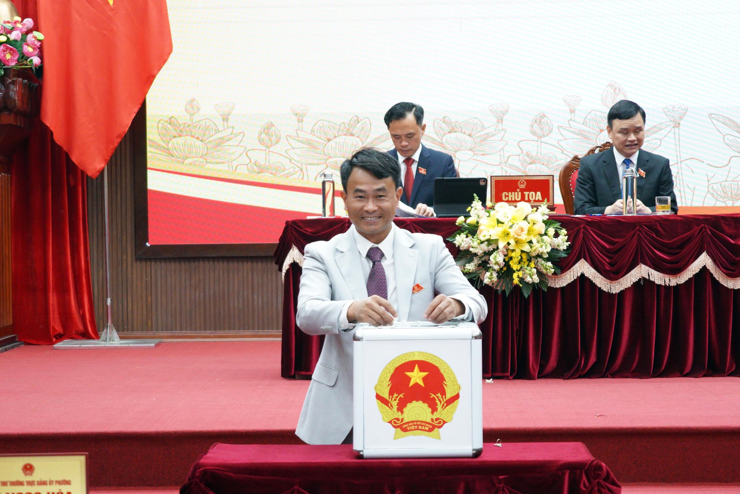 Thành công của kỳ họp thứ nhất HĐND phường Chương Mỹ, khóa II, nhiệm kỳ 2026 - 2031, tạo điều kiện thuận lợi cho một nhiệm kỳ mới “Tinh - gọn - mạnh - hiệu năng - hiệu lực - hiệu quả”- Ảnh 20.