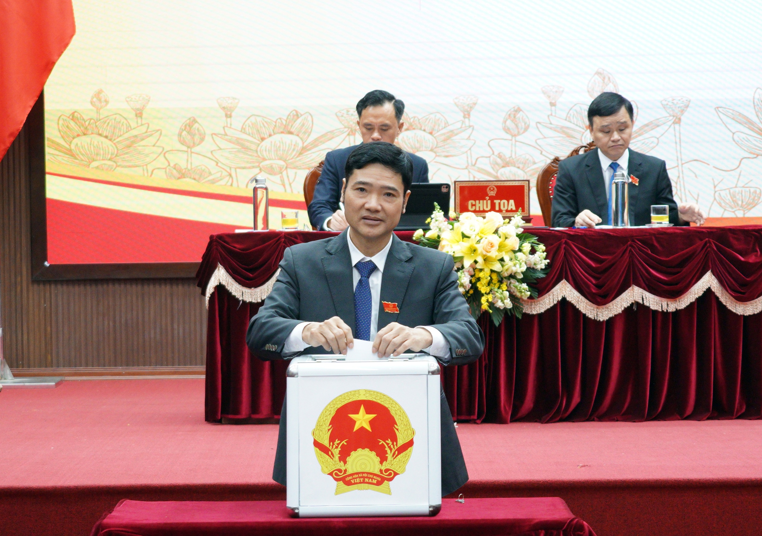 Thành công của kỳ họp thứ nhất HĐND phường Chương Mỹ, khóa II, nhiệm kỳ 2026 - 2031, tạo điều kiện thuận lợi cho một nhiệm kỳ mới “Tinh - gọn - mạnh - hiệu năng - hiệu lực - hiệu quả”- Ảnh 21.