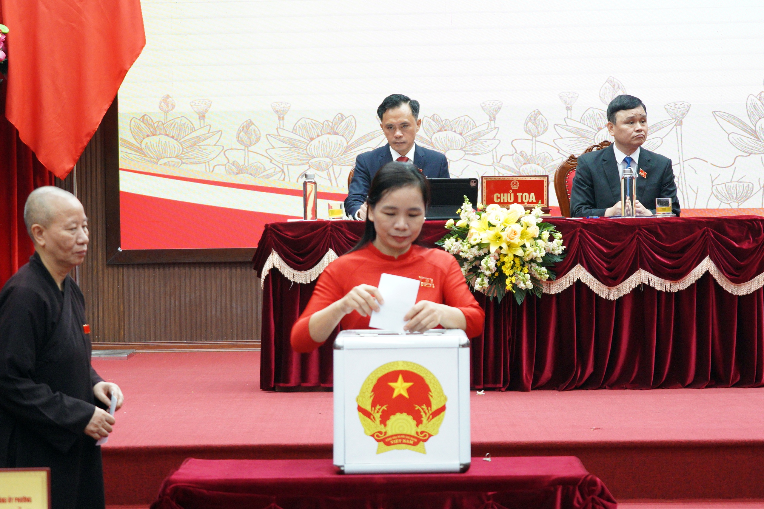 Thành công của kỳ họp thứ nhất HĐND phường Chương Mỹ, khóa II, nhiệm kỳ 2026 - 2031, tạo điều kiện thuận lợi cho một nhiệm kỳ mới “Tinh - gọn - mạnh - hiệu năng - hiệu lực - hiệu quả”- Ảnh 25.