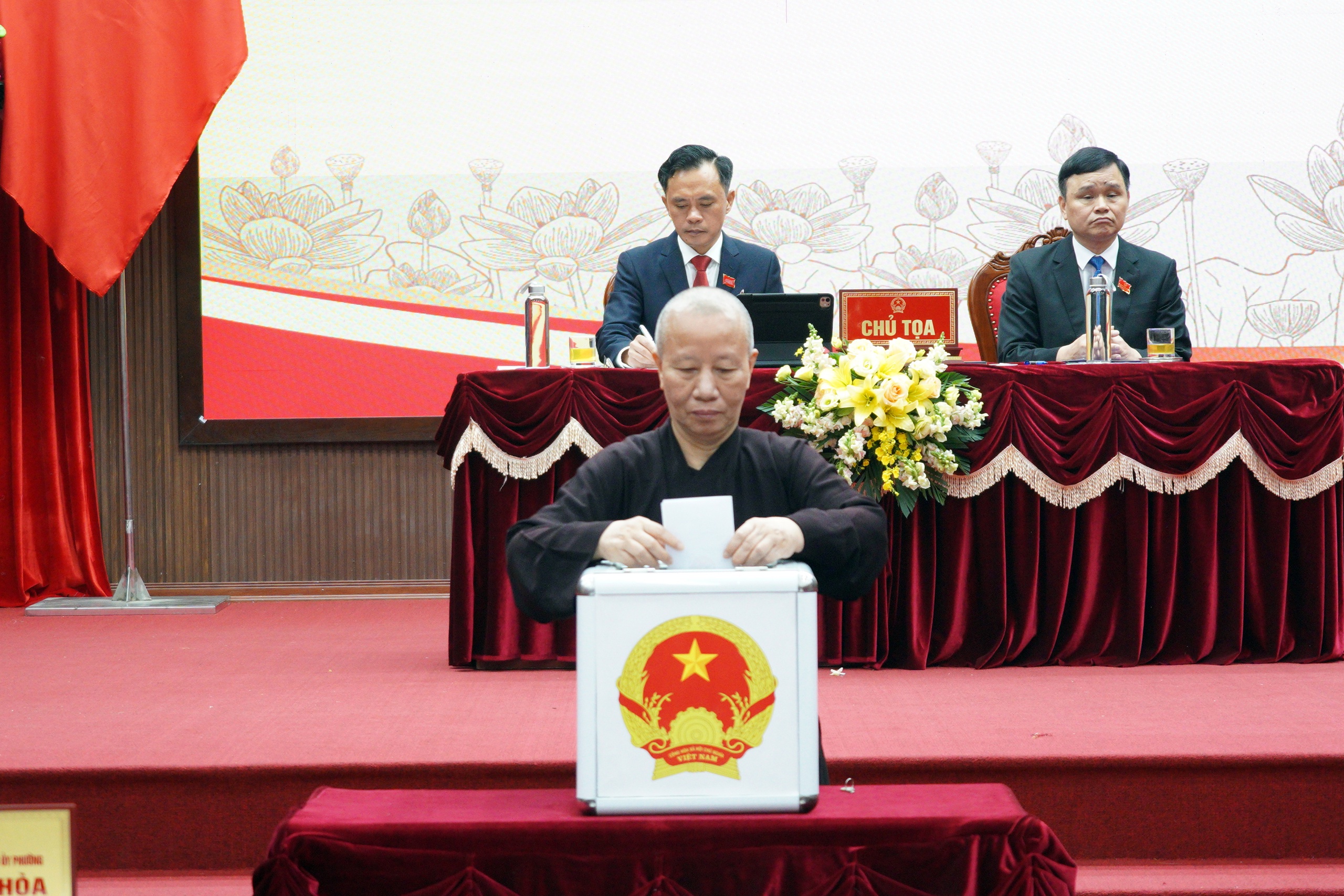 Thành công của kỳ họp thứ nhất HĐND phường Chương Mỹ, khóa II, nhiệm kỳ 2026 - 2031, tạo điều kiện thuận lợi cho một nhiệm kỳ mới “Tinh - gọn - mạnh - hiệu năng - hiệu lực - hiệu quả”- Ảnh 26.