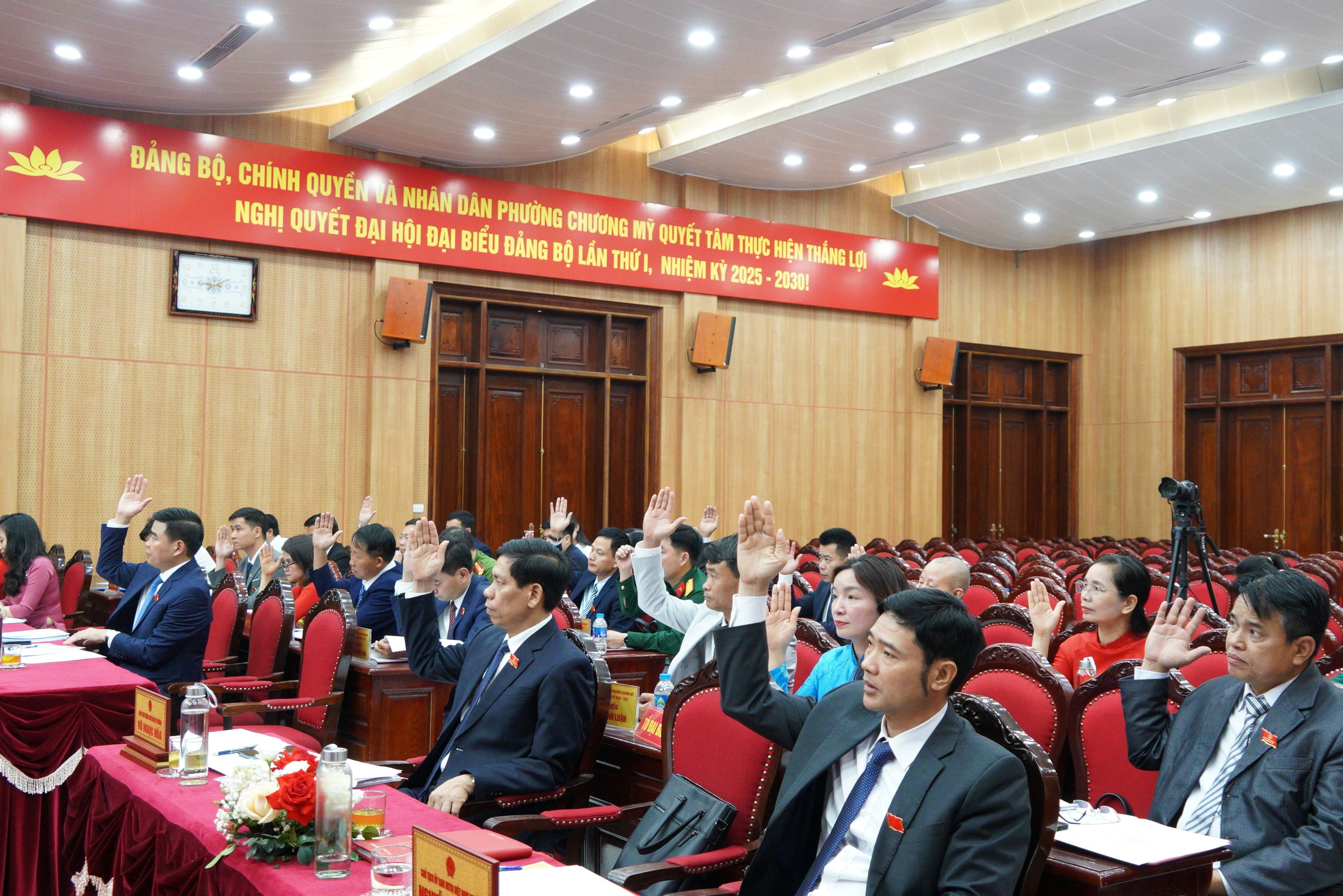 Thành công của kỳ họp thứ nhất HĐND phường Chương Mỹ, khóa II, nhiệm kỳ 2026 - 2031, tạo điều kiện thuận lợi cho một nhiệm kỳ mới “Tinh - gọn - mạnh - hiệu năng - hiệu lực - hiệu quả”- Ảnh 28.