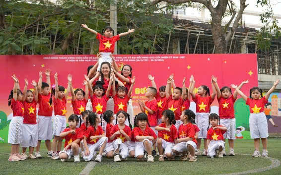 Rực rỡ Ngày hội “Thiếu nhi vui khỏe – Tiến bước lên Đoàn” – Bản hòa ca sức trẻ của cô và trò trường Tiểu học Cổ Nhuế 2B- Ảnh 3.