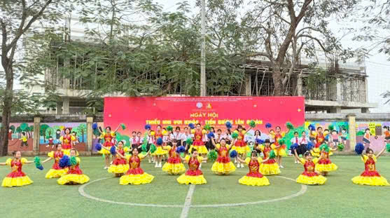 Rực rỡ Ngày hội “Thiếu nhi vui khỏe – Tiến bước lên Đoàn” – Bản hòa ca sức trẻ của cô và trò trường Tiểu học Cổ Nhuế 2B- Ảnh 13.