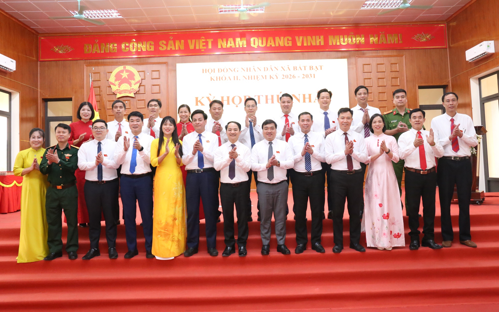 Kỳ họp thứ nhất HĐND xã Bất Bạt khóa II, nhiệm kỳ 2026-2031 thành công tốt đẹp